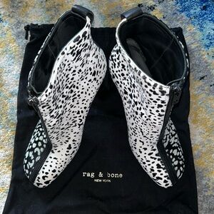 Women’s rag & bone two-toned boots - near perfect